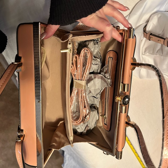 COPY - Kate Spade purse - Picture 7 of 9